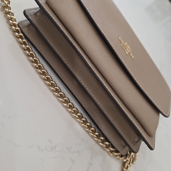 Coach Beige Leather Crossbody Bag with Gold Chain - Picture 3 of 5